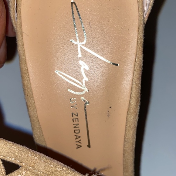Daya by Zendaya Heels - Picture 5 of 9